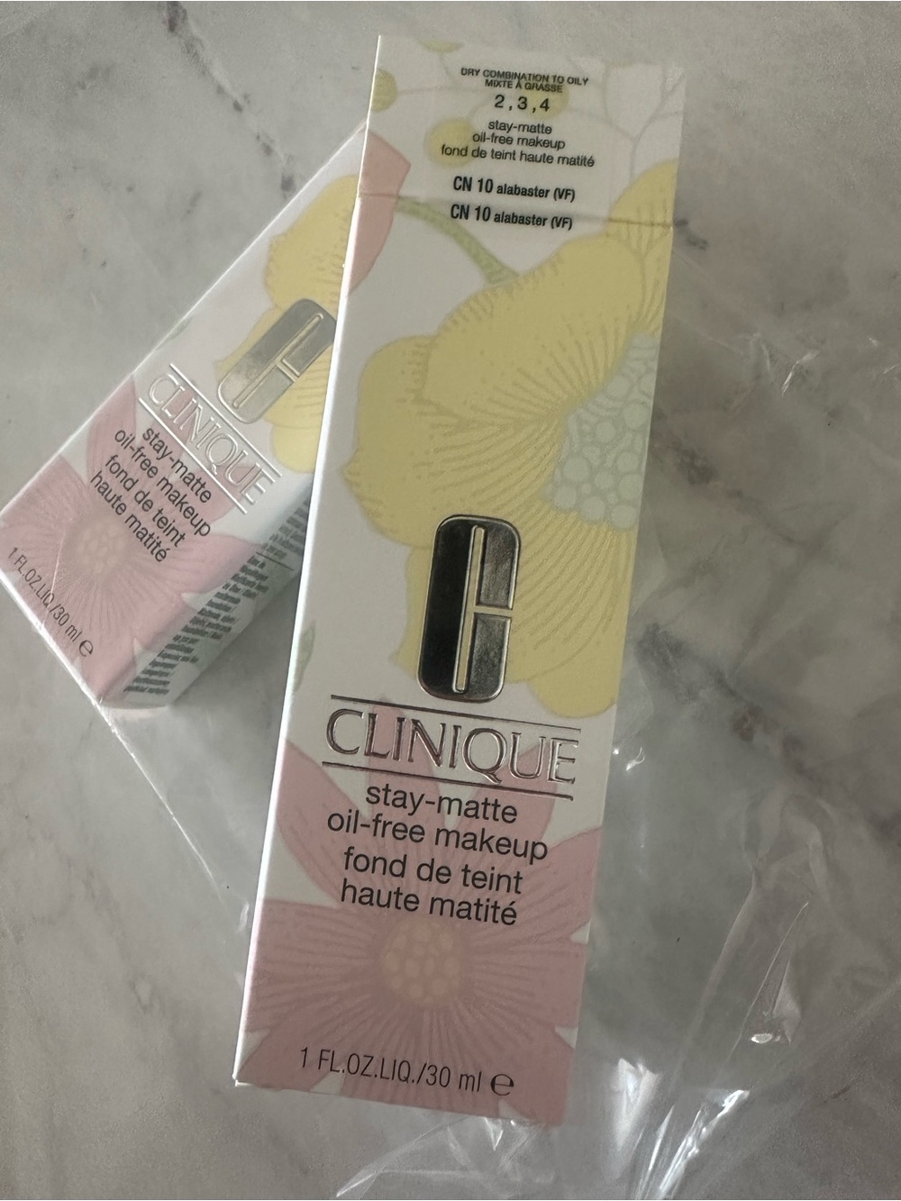 Bundle of 3 Clinique Stay-Matte Oil-Free Makeup – foundation